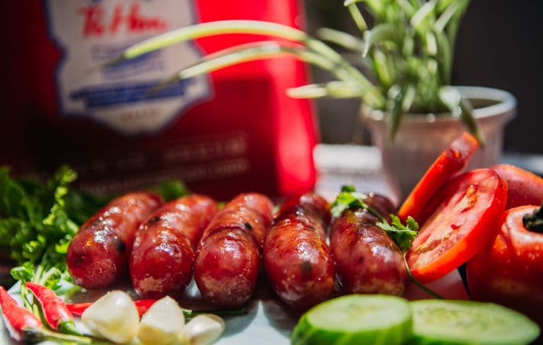 Lạp xưởng tươi Tí Hon gói 500g kèm rau thơm