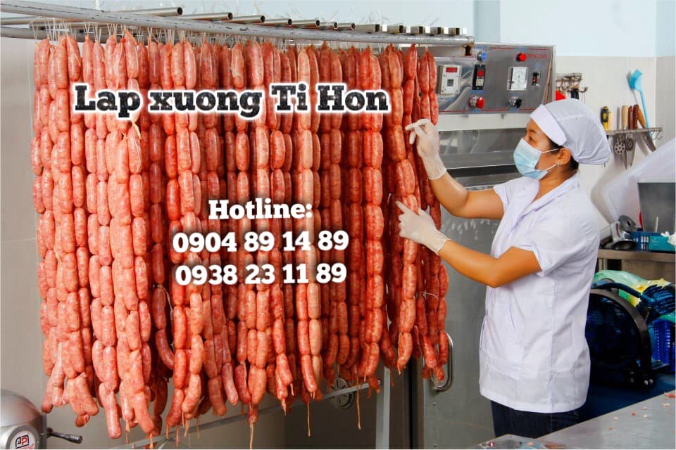 Những dây lạp xưởng Tí Hon đang lên men trong phòng sấy